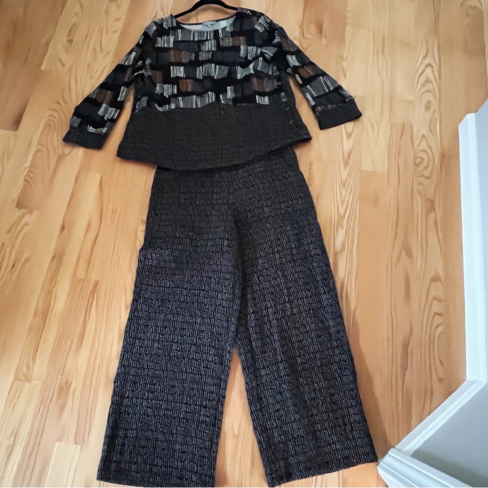 NWOT Habitat Two Piece Two Piece Print Set